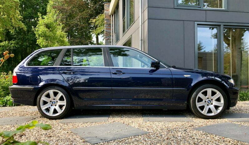 BMW 325iA | Touring | Automaat | HiFi | Youngtimer full