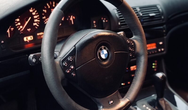 BMW 525 i | Automaat | Youngtimer | 19 inch | LEES VERDER! vol
